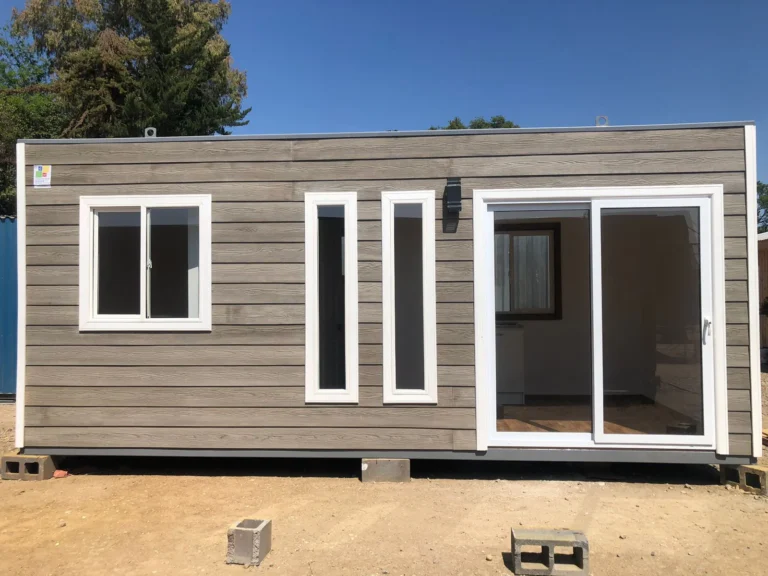 Cabaña Pequeña ‘BaseCamp’ – Refugio Moderno de 15m² (6×2.5m)